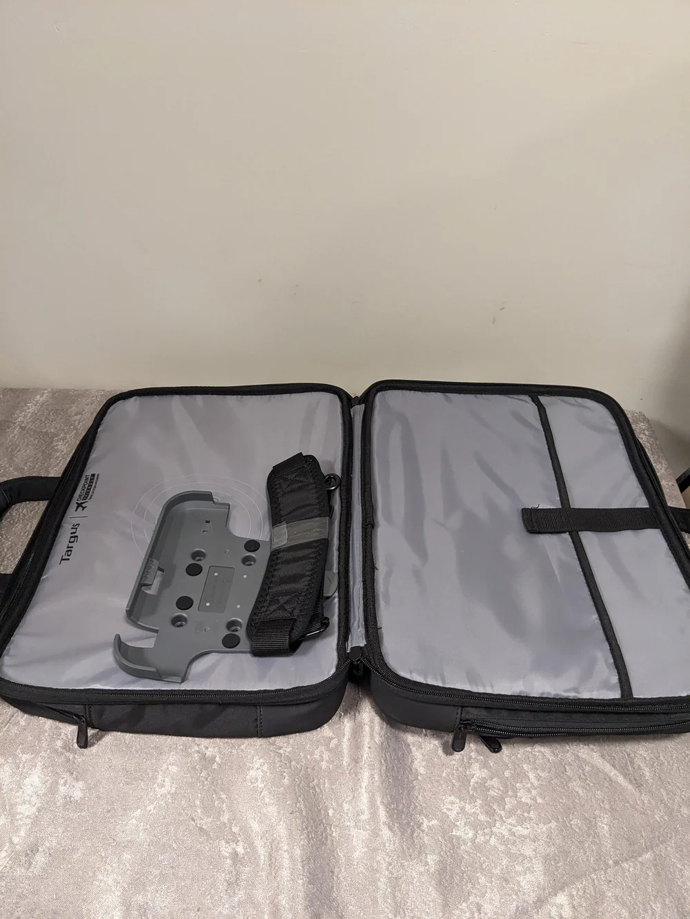 Targus AC0063 Checkpoint Friendly Laptop Briefcase Black NWOT